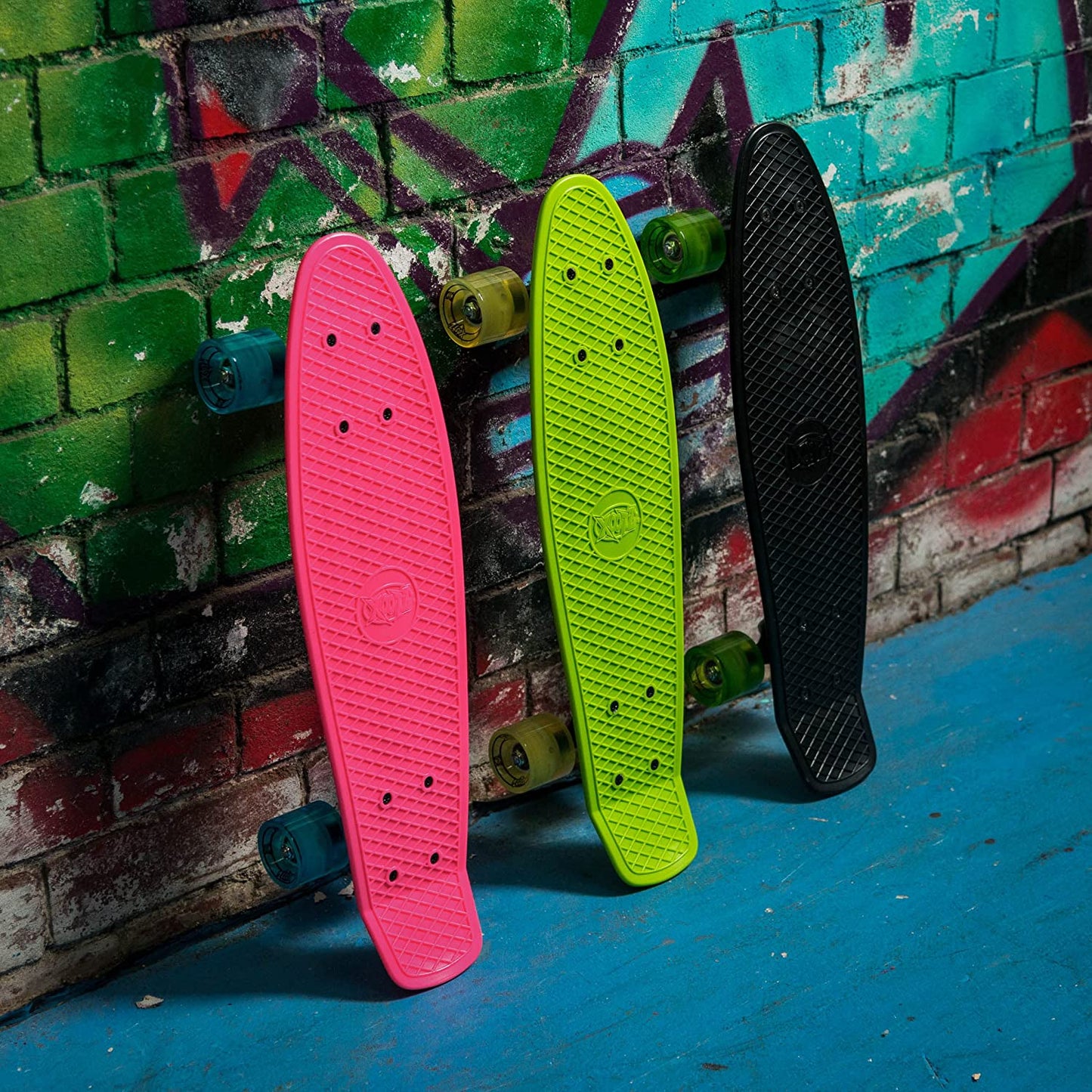 Xootz Kid's Complete Retro Plastic Skateboard with LED Light Up Wheels